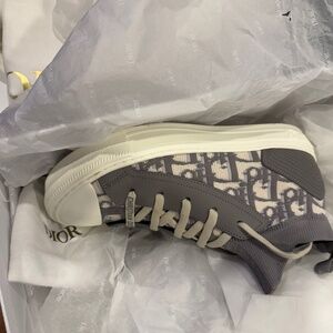 Dior grey and white oblique sneakers